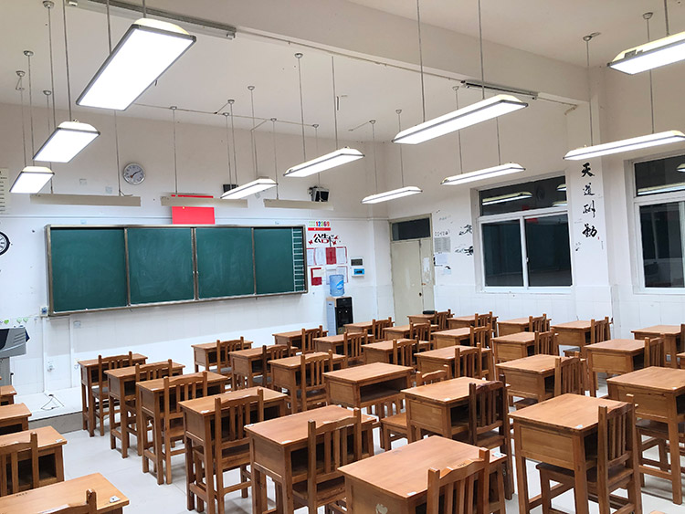 教室燈黑板燈LED護(hù)眼燈教室照明燈具校園照明燈具安裝標(biāo)準(zhǔn)